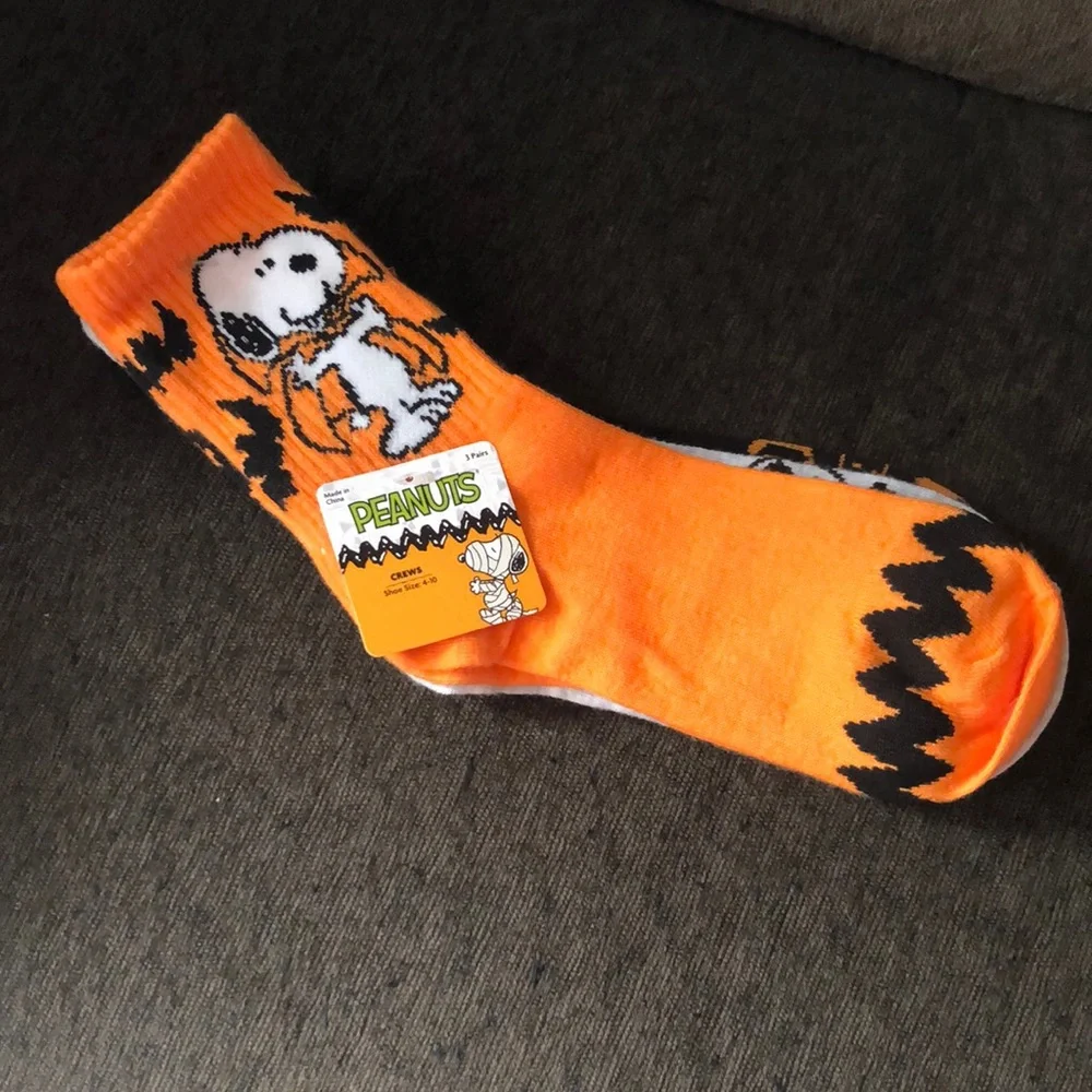 Peanuts Women’s Crew Halloween Snoopy Socks